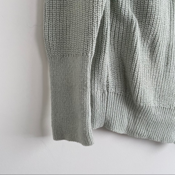 Banana Republic butterfly hem sweater - Picture 3 of 13